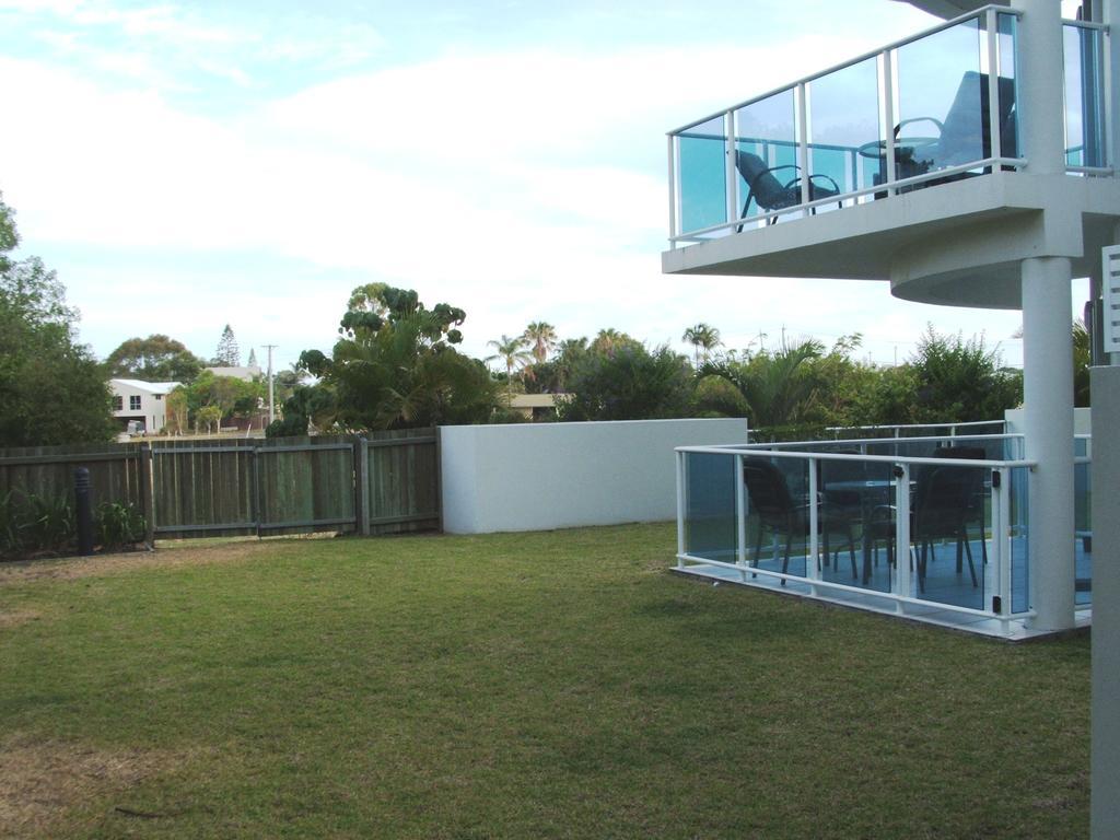 Koola Beach Apartments Bargara Room photo