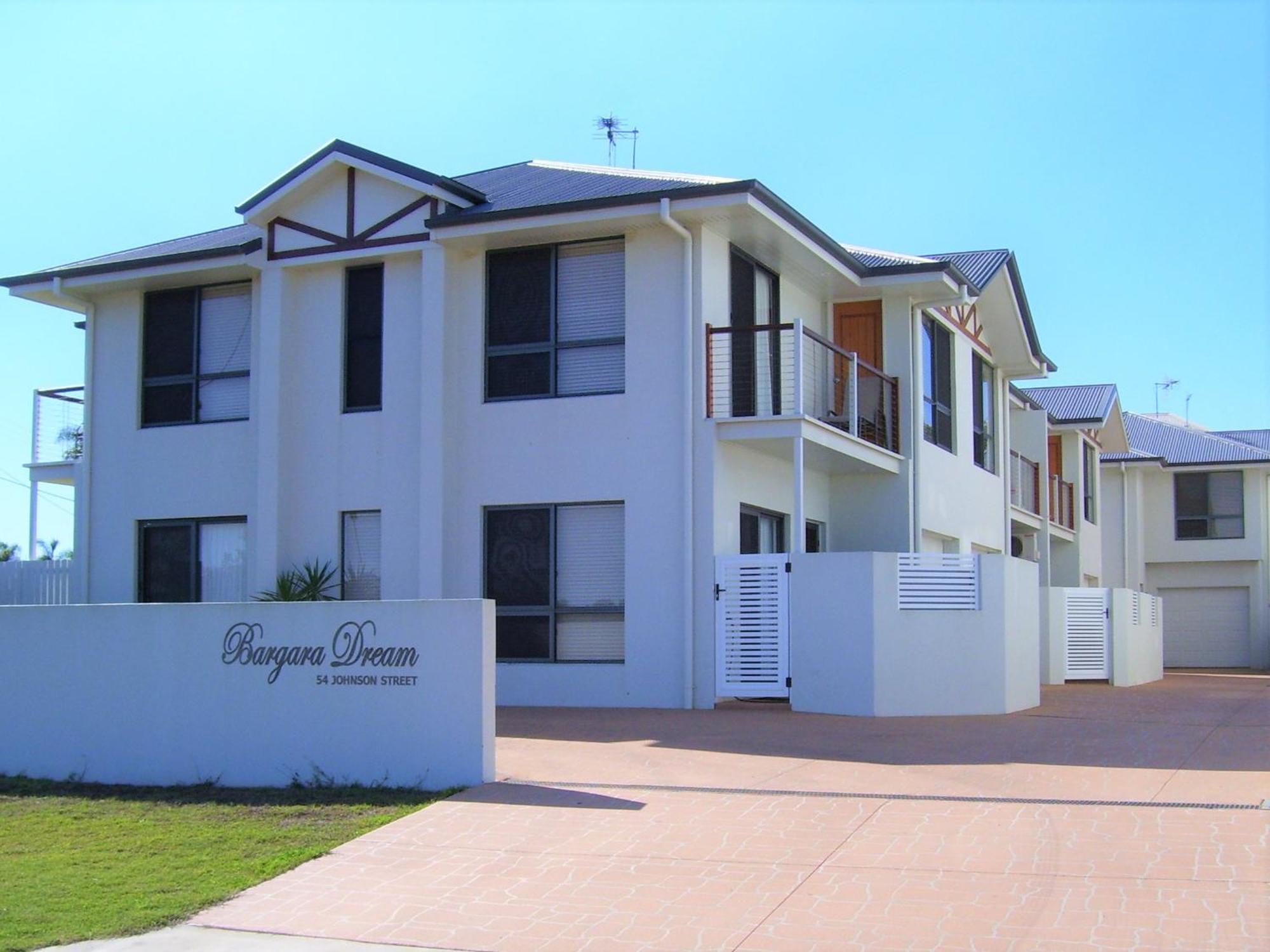 Koola Beach Apartments Bargara Exterior photo