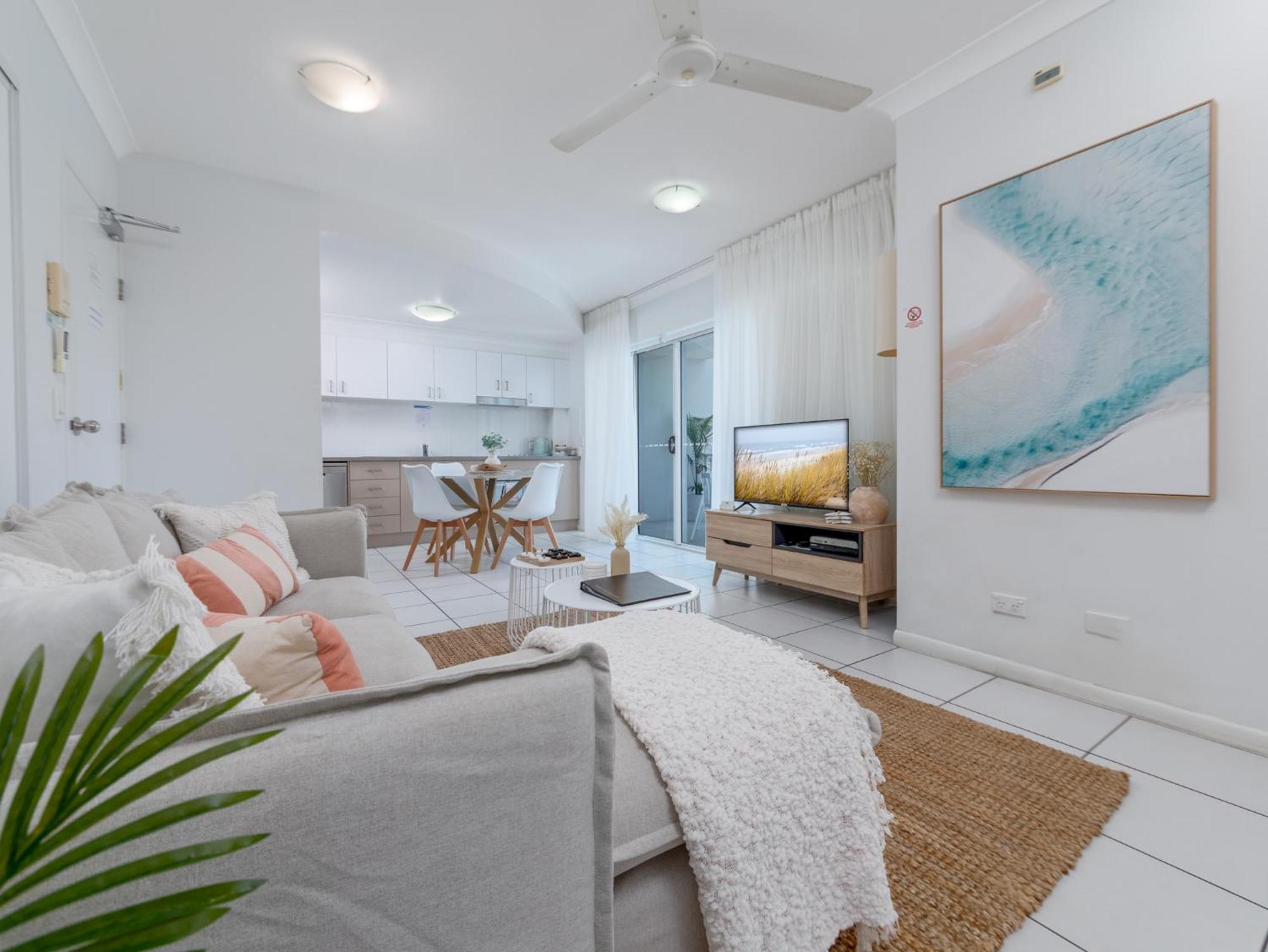 Koola Beach Apartments Bargara Exterior photo
