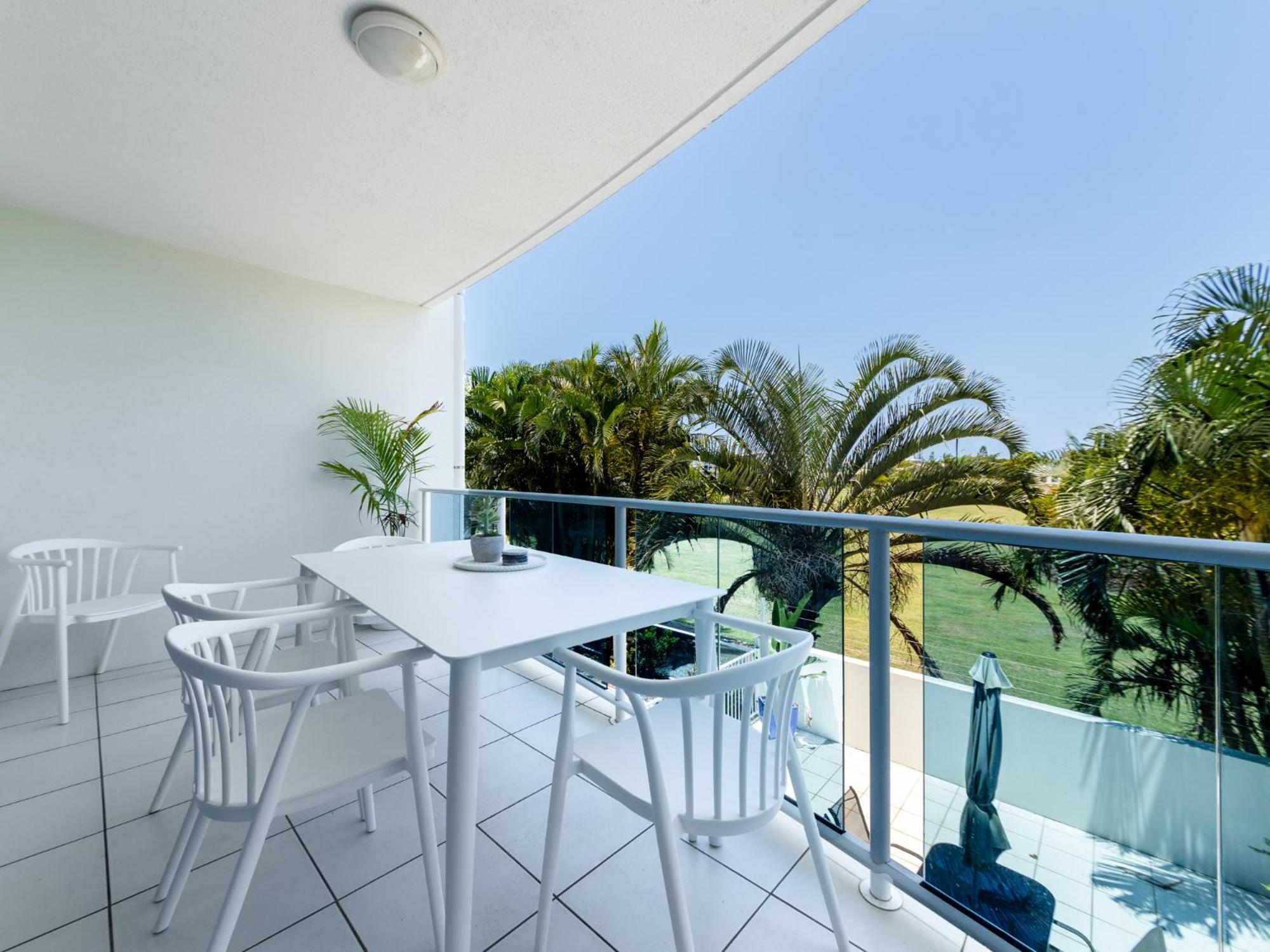 Koola Beach Apartments Bargara Exterior photo