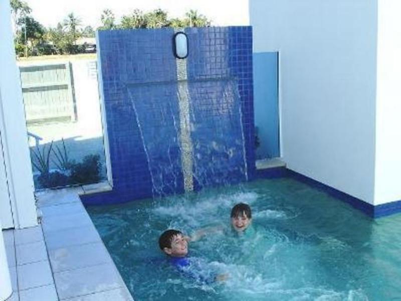 Koola Beach Apartments Bargara Exterior photo