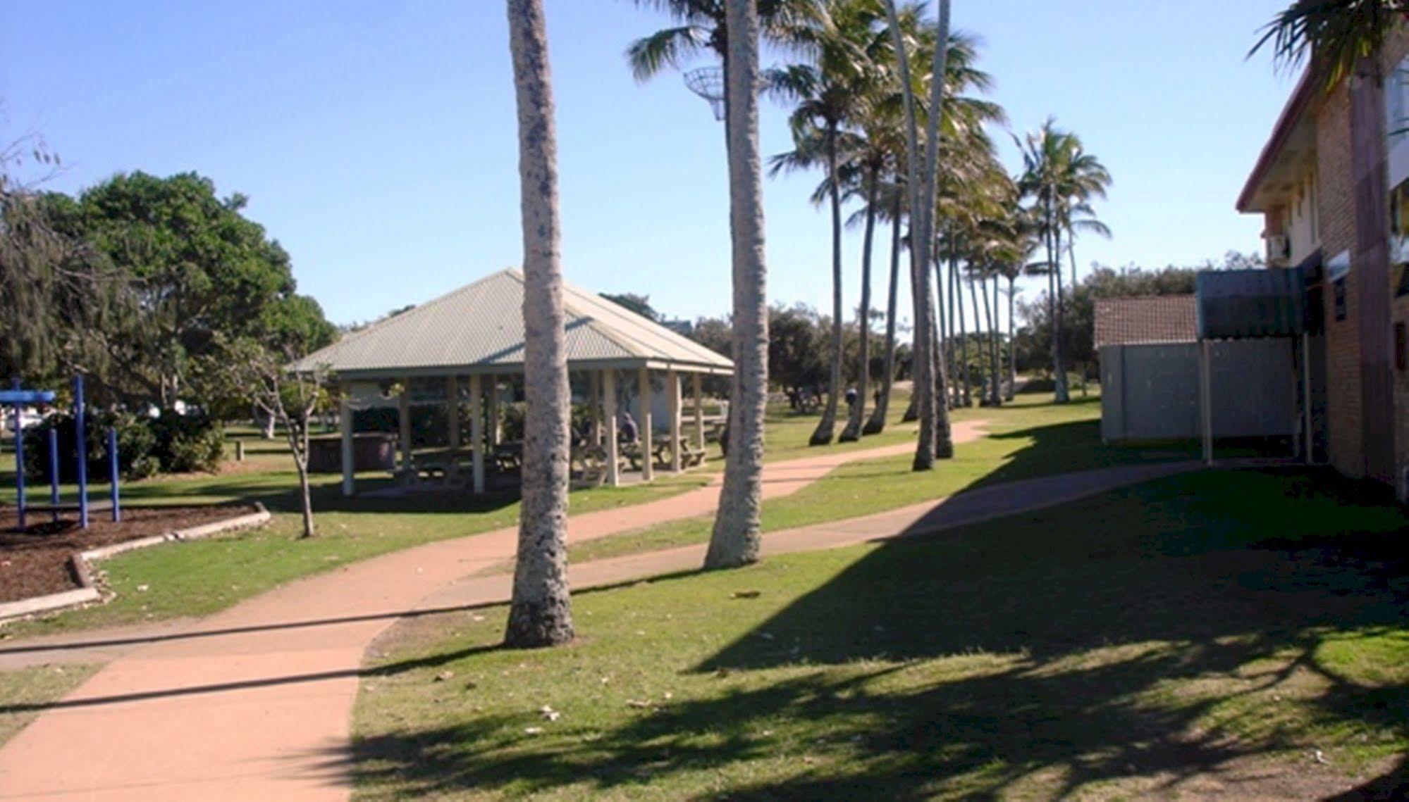 Koola Beach Apartments Bargara Exterior photo