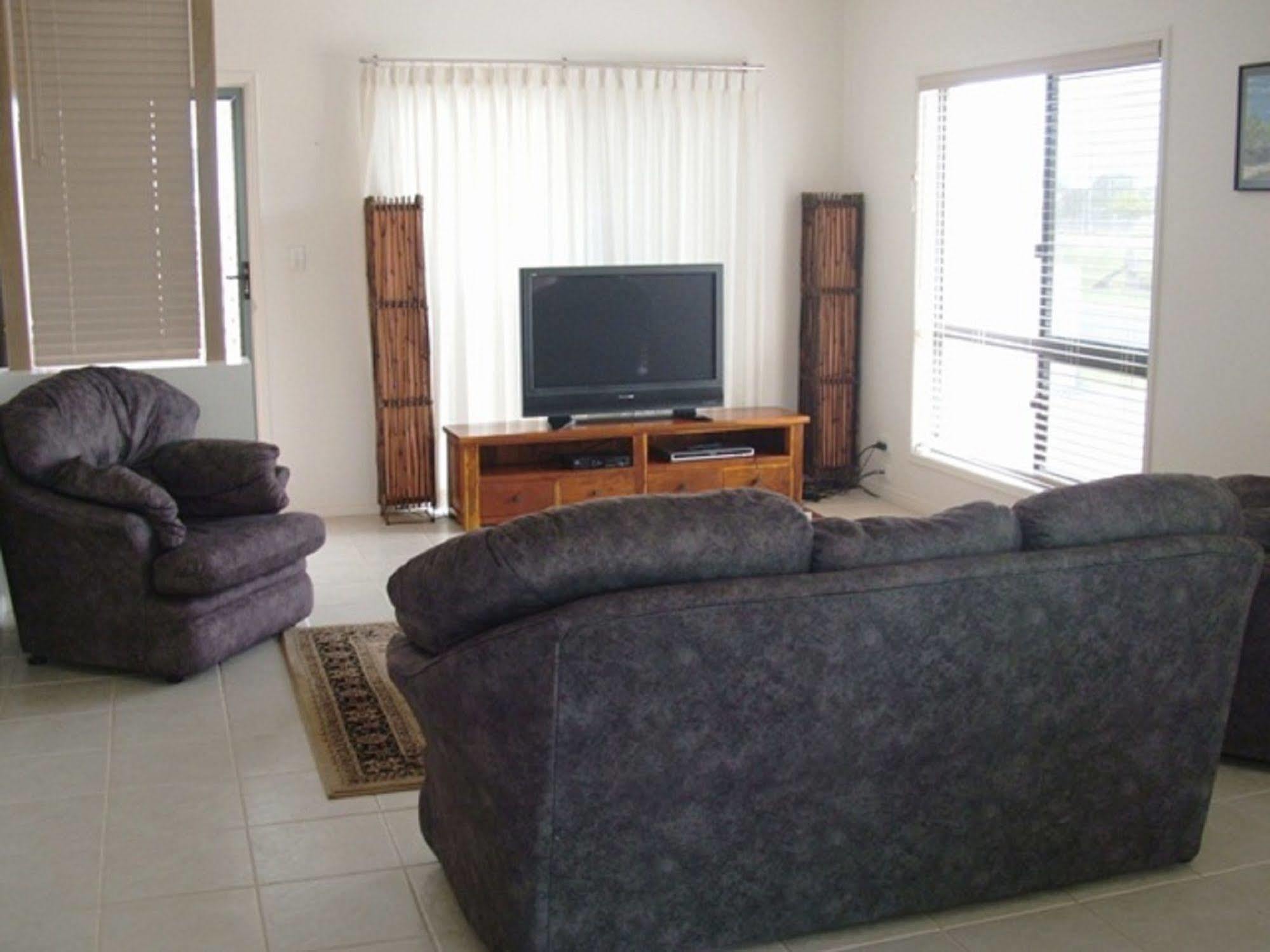 Koola Beach Apartments Bargara Exterior photo